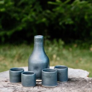 Stoneware Sake Bottle with 4 Cups